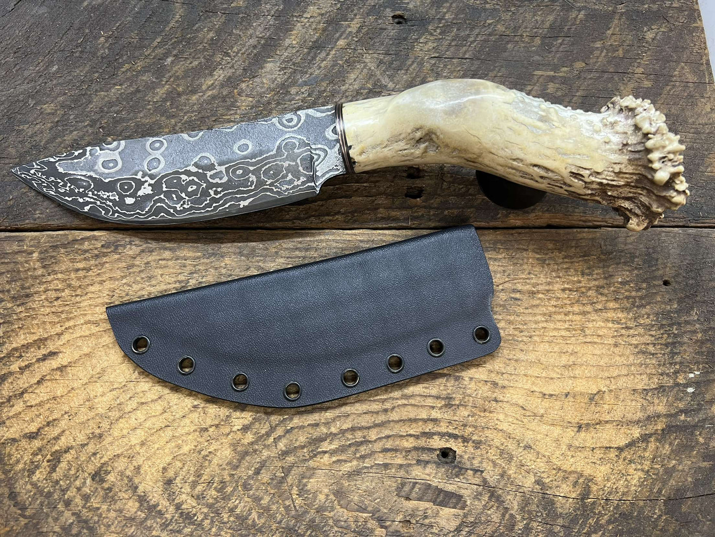 Kruz Custom Damascus Fixed Blade